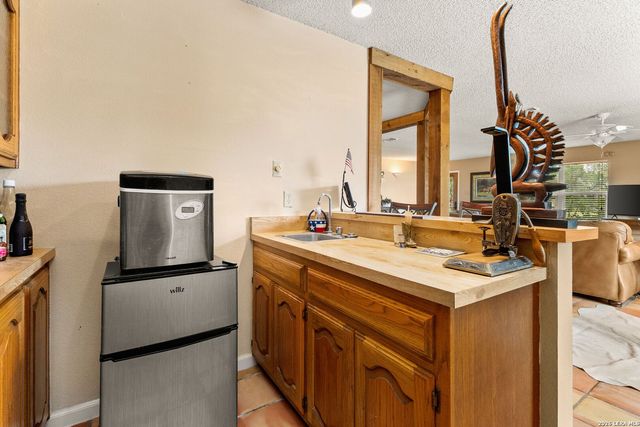 350 Ullrich, Marion, TX 78124