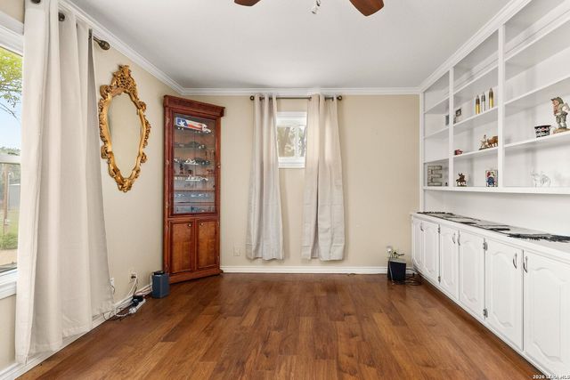 350 Ullrich, Marion, TX 78124