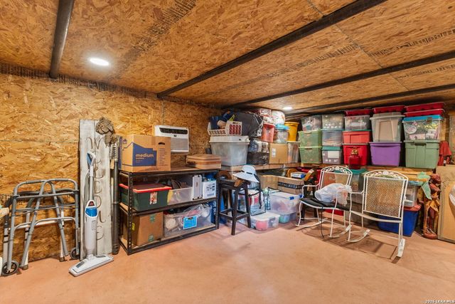 350 Ullrich, Marion, TX 78124