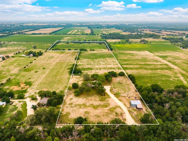 350 Ullrich, Marion, TX 78124