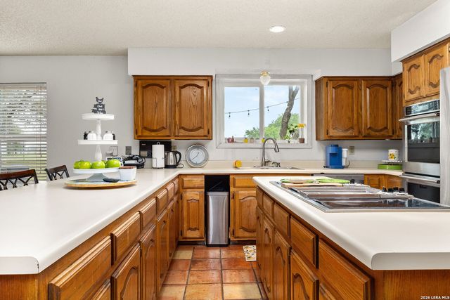 350 Ullrich, Marion, TX 78124