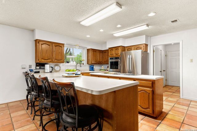 350 Ullrich, Marion, TX 78124