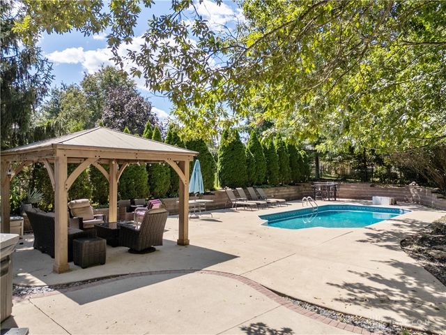 211 Silver Fox Court, Loveland, OH 45140
