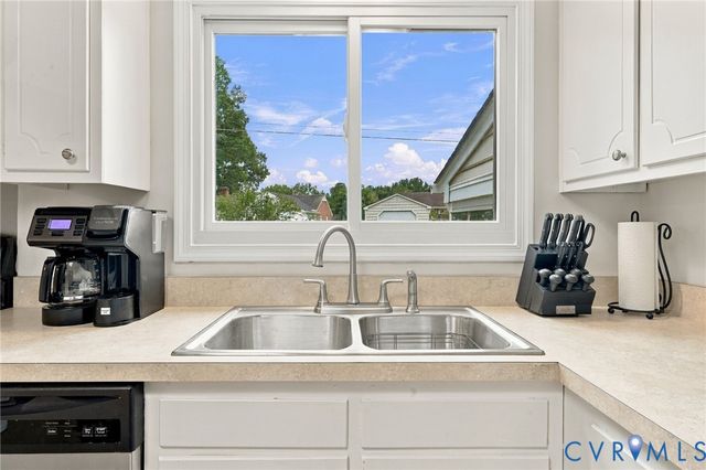 8357 Colmar Dr, Mechanicsville, VA 23116