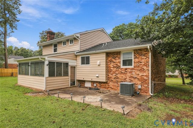 8357 Colmar Dr, Mechanicsville, VA 23116
