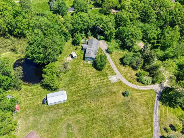 940 Rowland Road, Addison Township, MI 48367