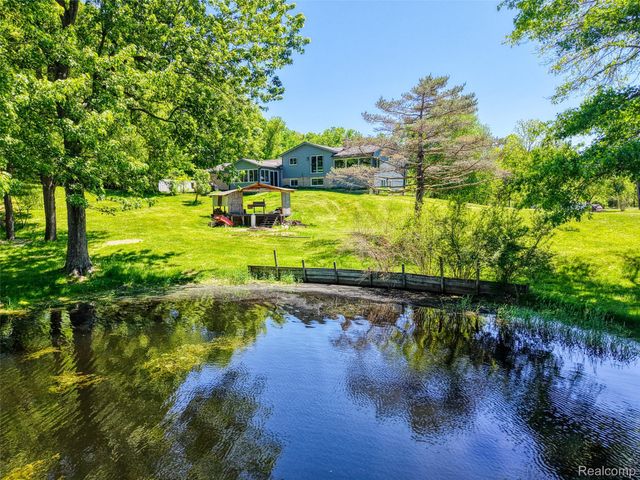 940 Rowland Road, Addison Township, MI 48367