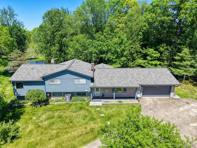 940 Rowland Road, Addison Township, MI 48367