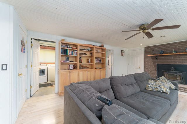 940 Rowland Road, Addison Township, MI 48367