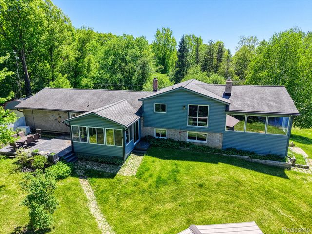 940 Rowland Road, Addison Township, MI 48367