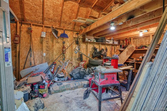 940 Rowland Road, Addison Township, MI 48367