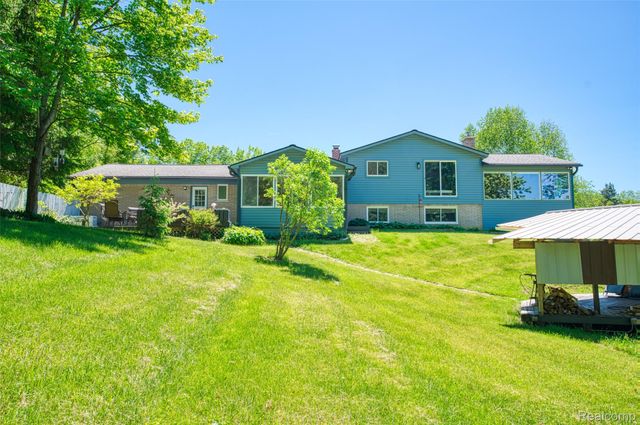 940 Rowland Road, Addison Township, MI 48367