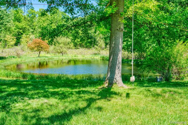 940 Rowland Road, Addison Township, MI 48367