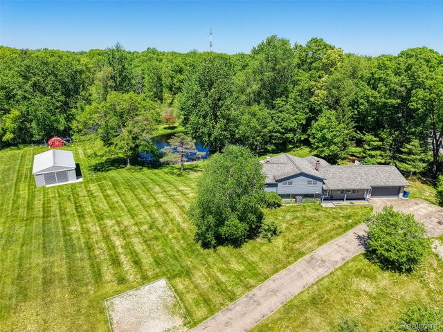 940 Rowland Road, Addison Township, MI 48367