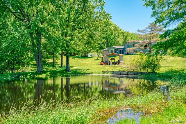 940 Rowland Road, Addison Township, MI 48367