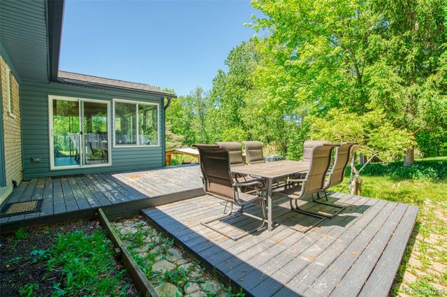940 Rowland Road, Addison Township, MI 48367