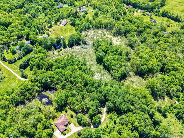940 Rowland Road, Addison Township, MI 48367