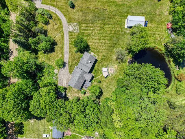 940 Rowland Road, Addison Township, MI 48367