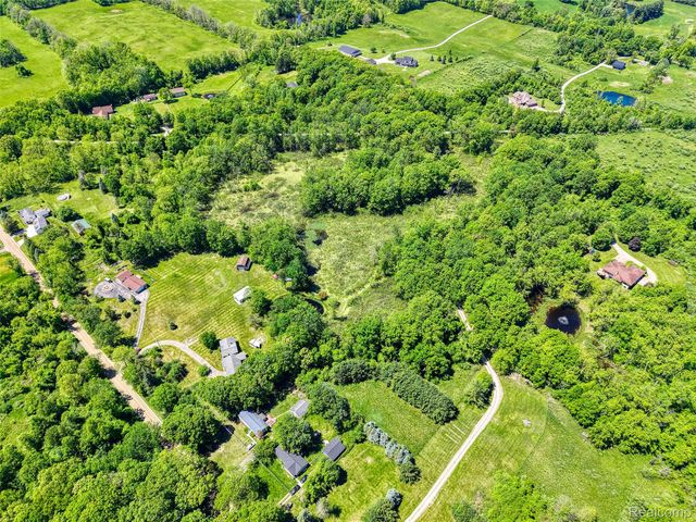 940 Rowland Road, Addison Township, MI 48367