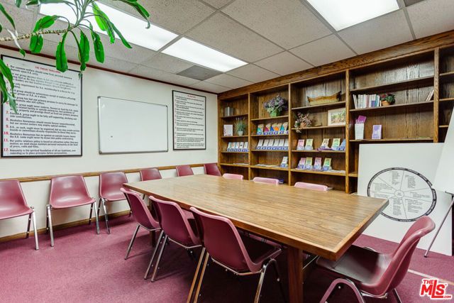 8512 Whitworth Drive, Los Angeles, CA 90035