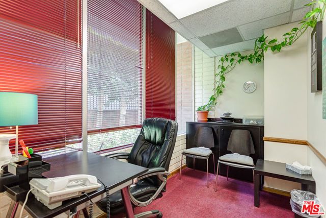 8512 Whitworth Drive, Los Angeles, CA 90035