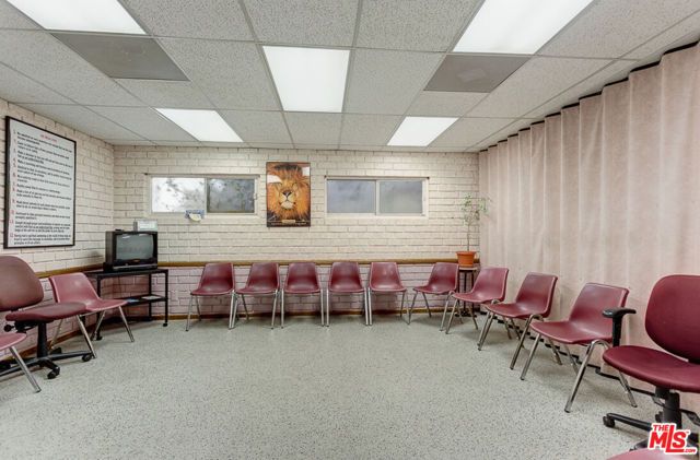 8512 Whitworth Drive, Los Angeles, CA 90035