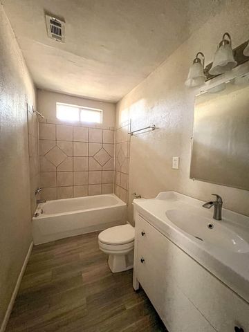 1425-1435 Groesbeck Street, Stephenville, TX 76401