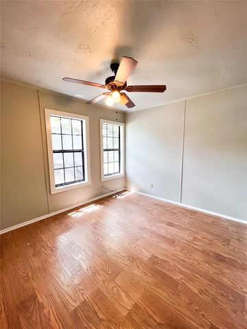 1425-1435 Groesbeck Street, Stephenville, TX 76401