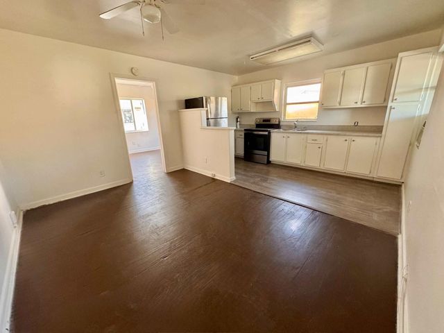 2515 Avenue E, Riviera Beach, FL 33404