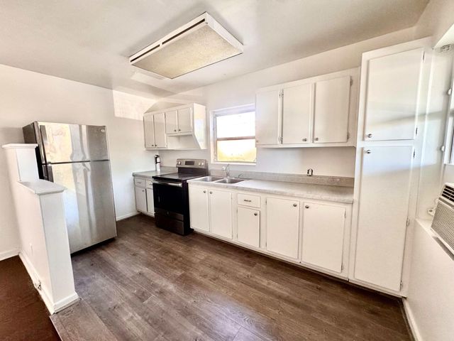 2515 Avenue E, Riviera Beach, FL 33404