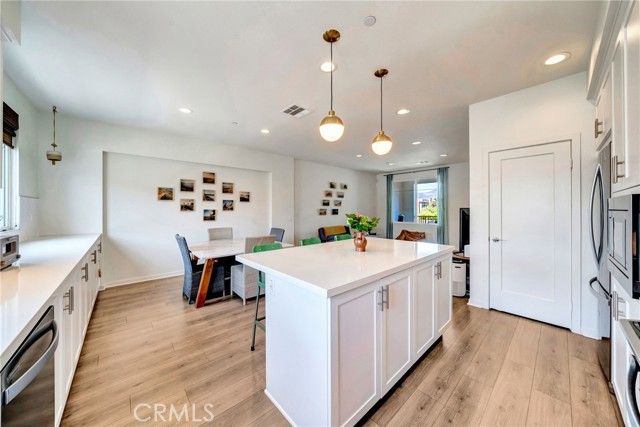 114 Epic, Irvine, CA 92618