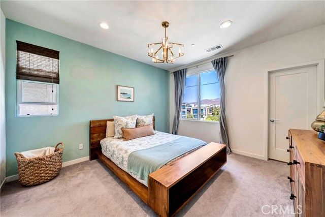 114 Epic, Irvine, CA 92618