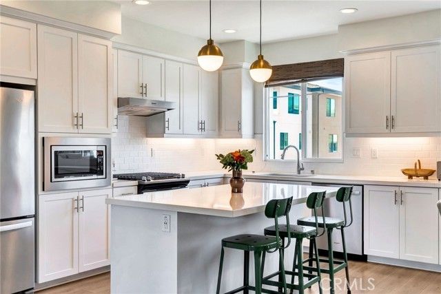 114 Epic, Irvine, CA 92618