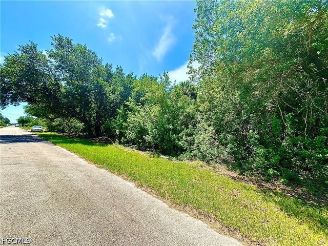 2909 4th ST SW, Lehigh Acres, FL 33976
