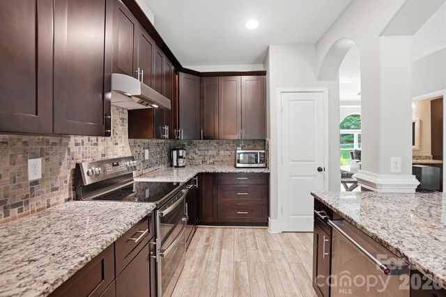 9151 Vagabond Road, Charlotte, NC 28227