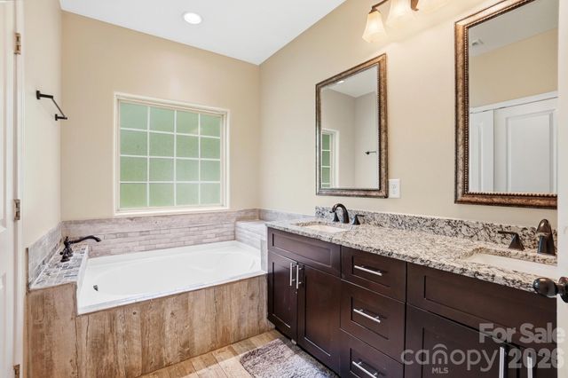 9151 Vagabond Road, Charlotte, NC 28227