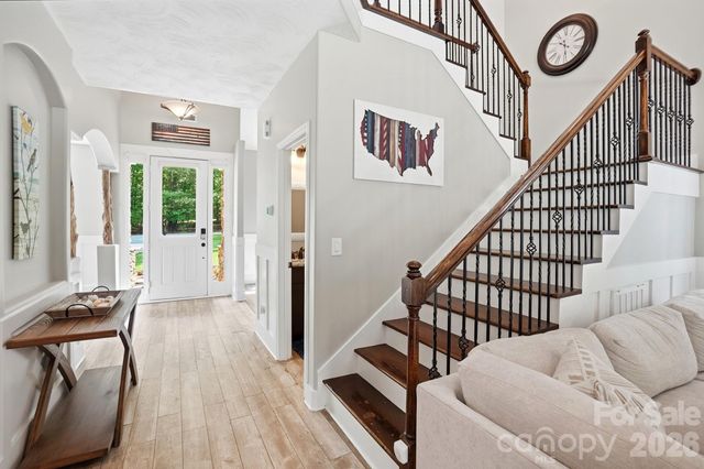 9151 Vagabond Road, Charlotte, NC 28227