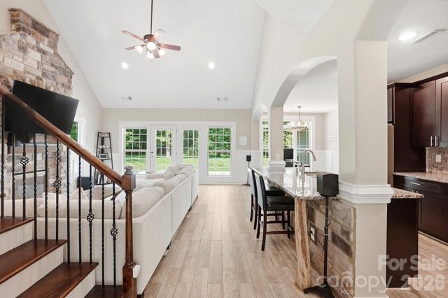9151 Vagabond Road, Charlotte, NC 28227