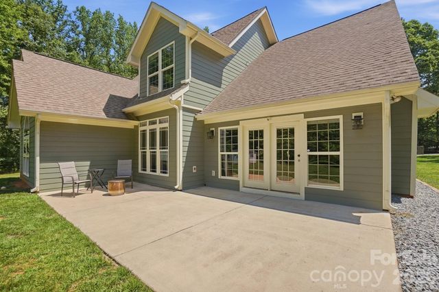 9151 Vagabond Road, Charlotte, NC 28227