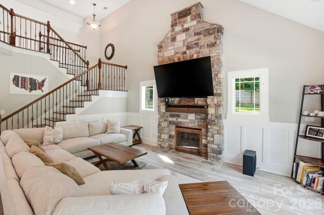 9151 Vagabond Road, Charlotte, NC 28227