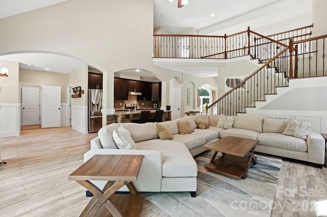 9151 Vagabond Road, Charlotte, NC 28227