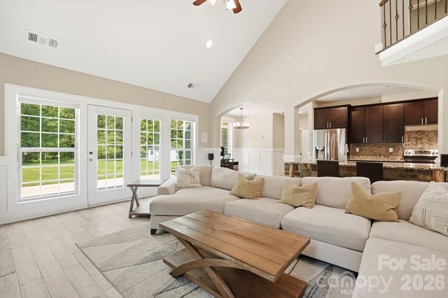 9151 Vagabond Road, Charlotte, NC 28227