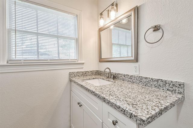 105 Live Oak Street, Baytown, TX 77520