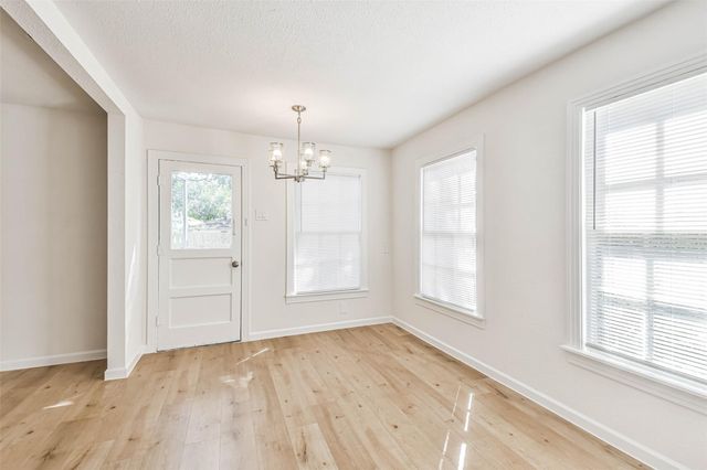 105 Live Oak Street, Baytown, TX 77520