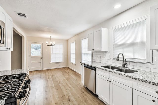 105 Live Oak Street, Baytown, TX 77520