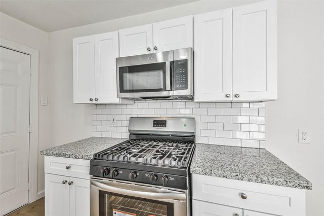 105 Live Oak Street, Baytown, TX 77520