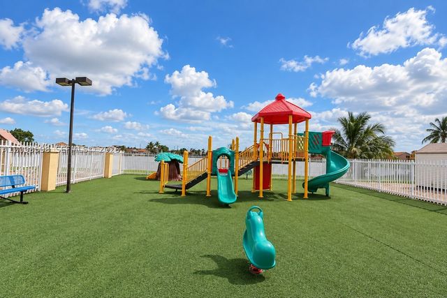 18825 NW 52nd Ct, Miami Gardens, FL 33055