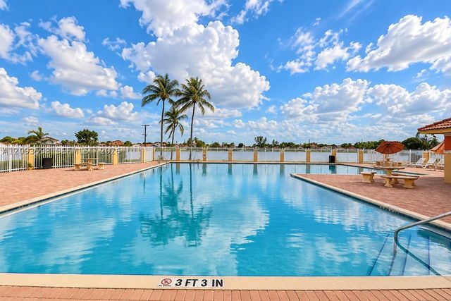 18825 NW 52nd Ct, Miami Gardens, FL 33055