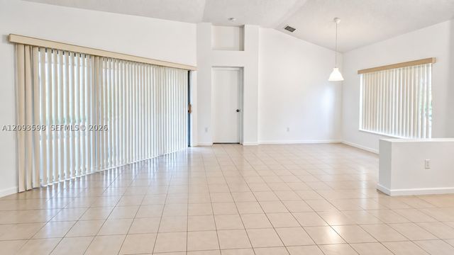 18825 NW 52nd Ct, Miami Gardens, FL 33055