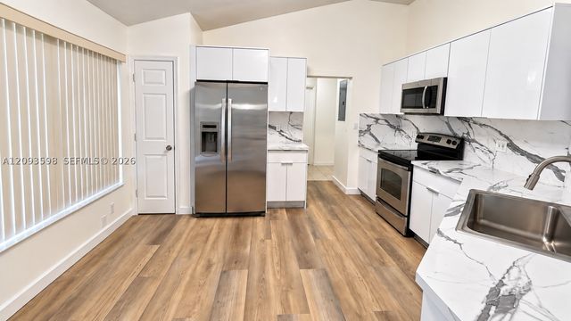 18825 NW 52nd Ct, Miami Gardens, FL 33055